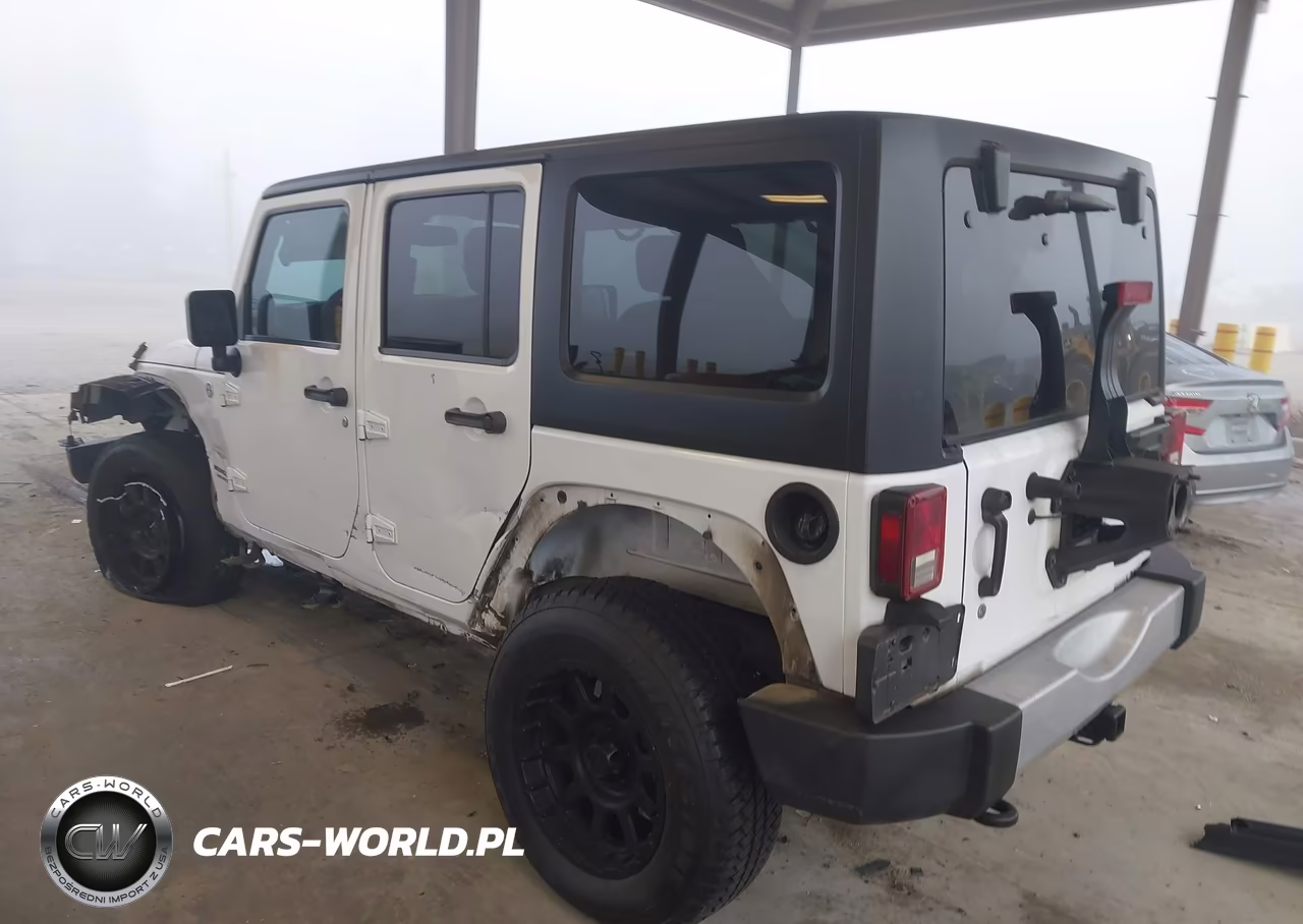 2013 Jeep Wrangler Unlimited Sahara VIN:1C4BJWEG9DL680242 - 3