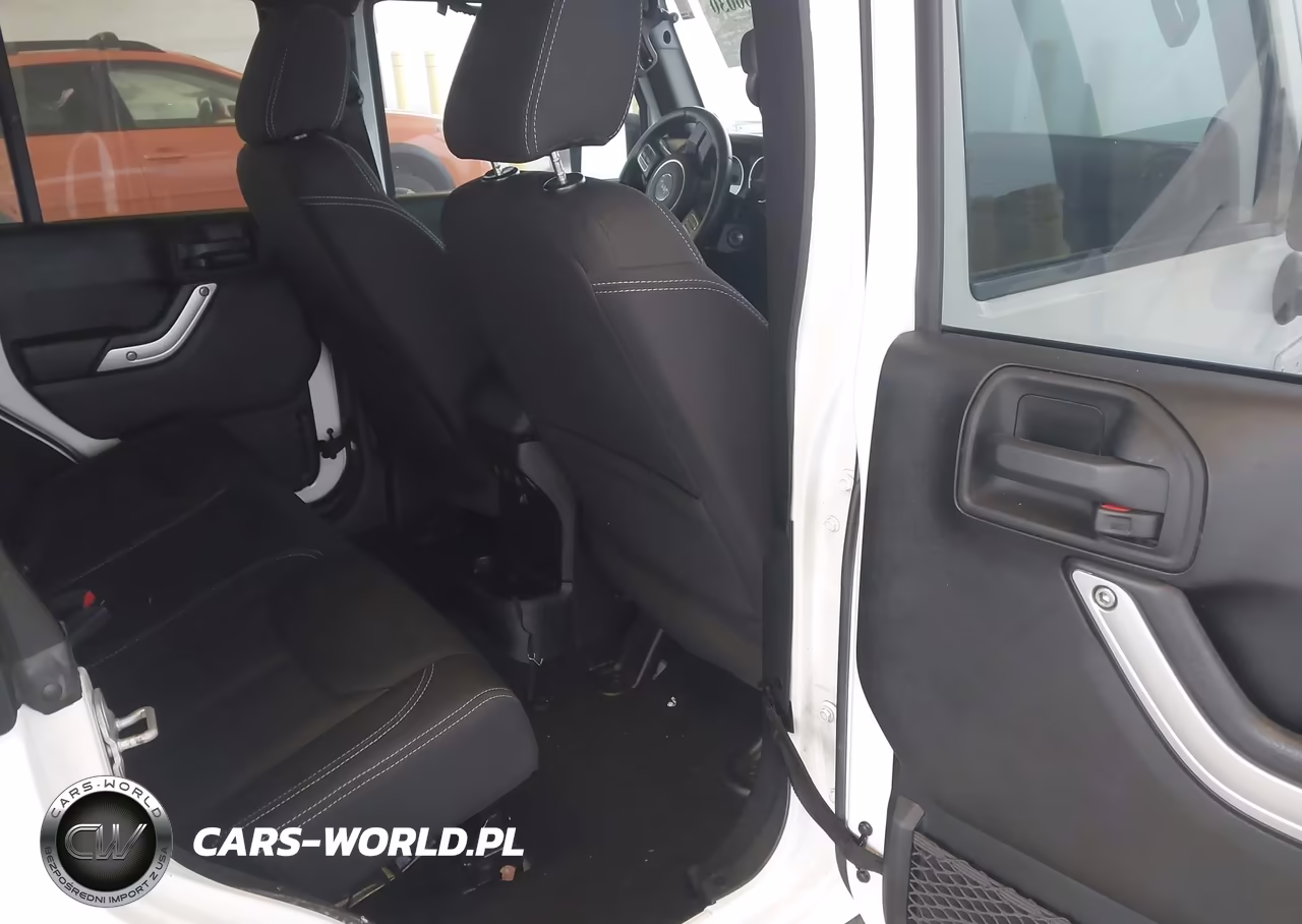 2013 Jeep Wrangler Unlimited Sahara VIN:1C4BJWEG9DL680242 - 8