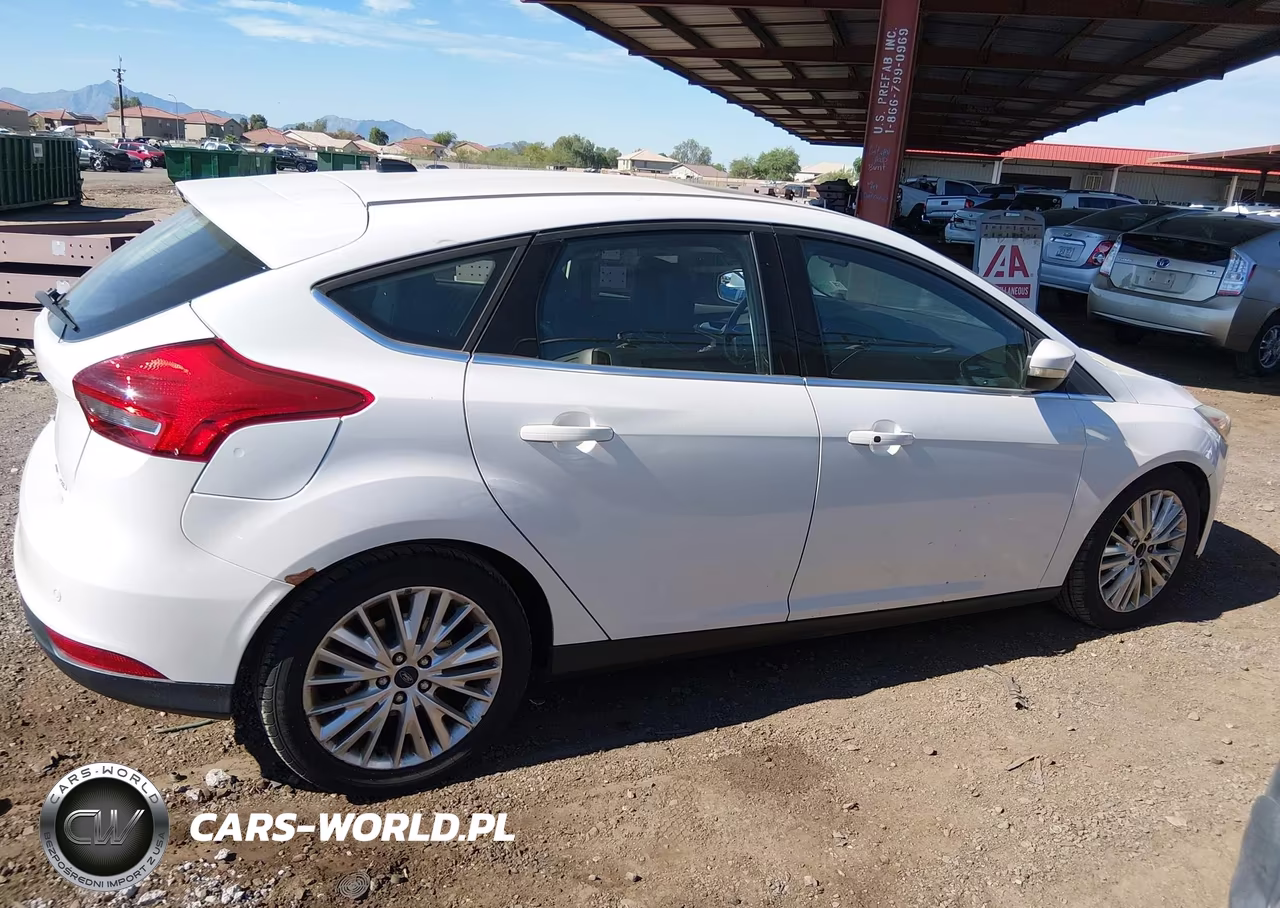 2017 Ford Focus Titanium VIN:1FADP3N26HL230277 - 13