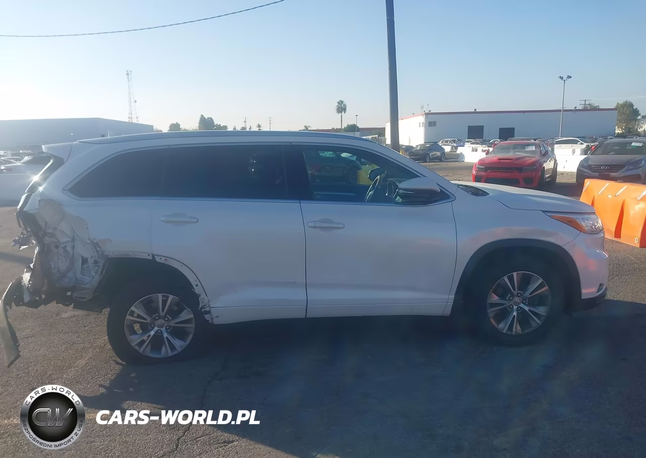 2015 Toyota Highlander Xle V6 VIN:5TDKKRFH4FS074659 - 13