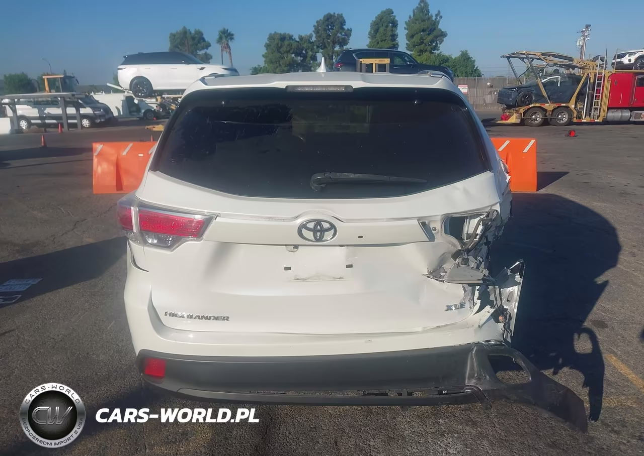 2015 Toyota Highlander Xle V6 VIN:5TDKKRFH4FS074659 - 16