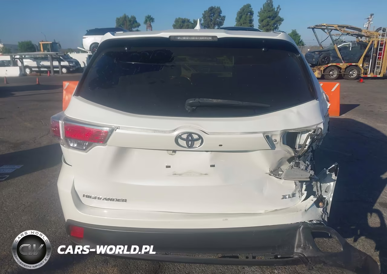 2015 Toyota Highlander Xle V6 VIN:5TDKKRFH4FS074659 - 17
