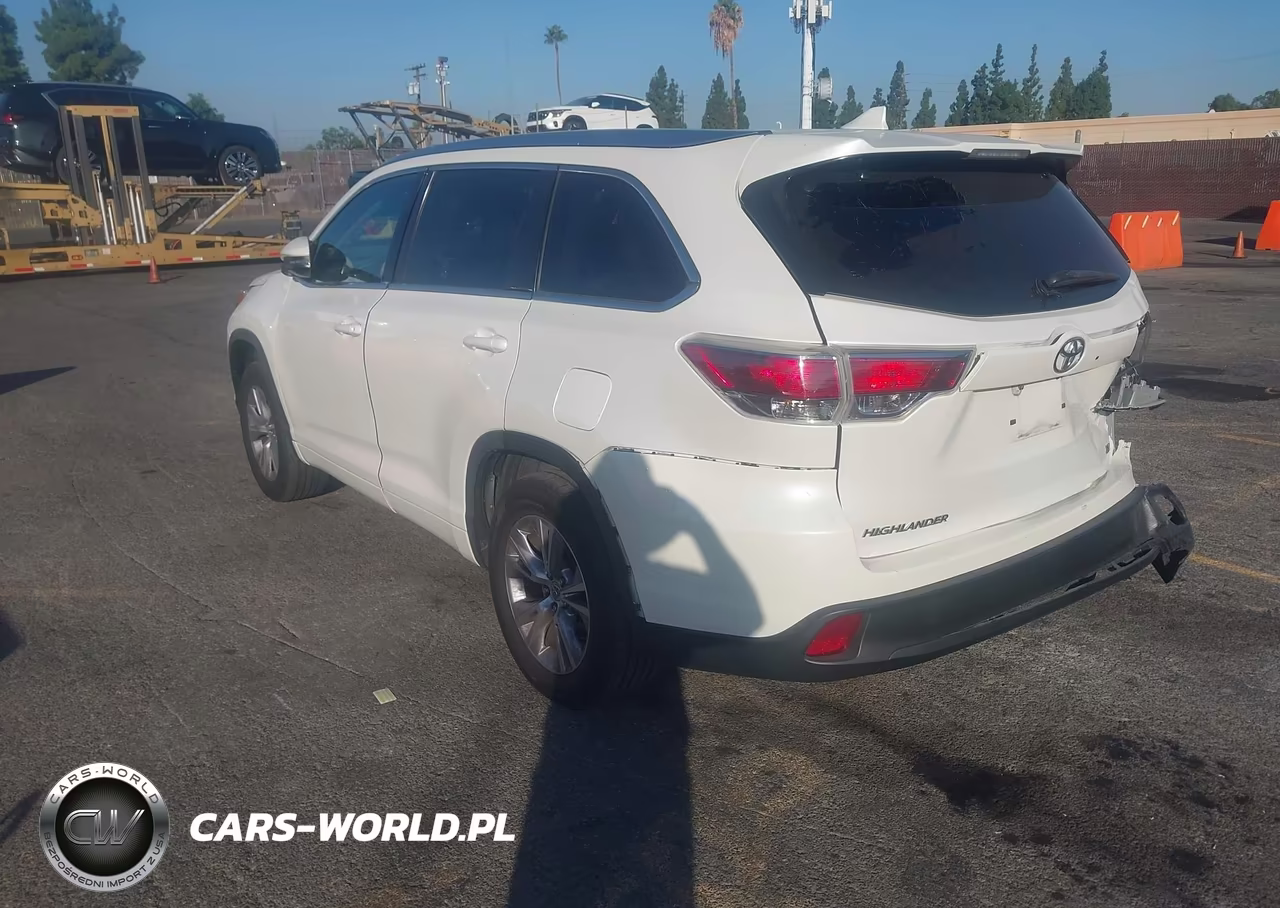 2015 Toyota Highlander Xle V6 VIN:5TDKKRFH4FS074659 - 3