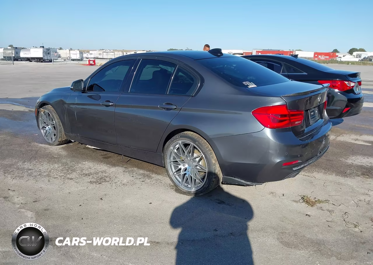 2018 BMW 330I xDrive VIN:WBA8D9C51JA615880 - 3