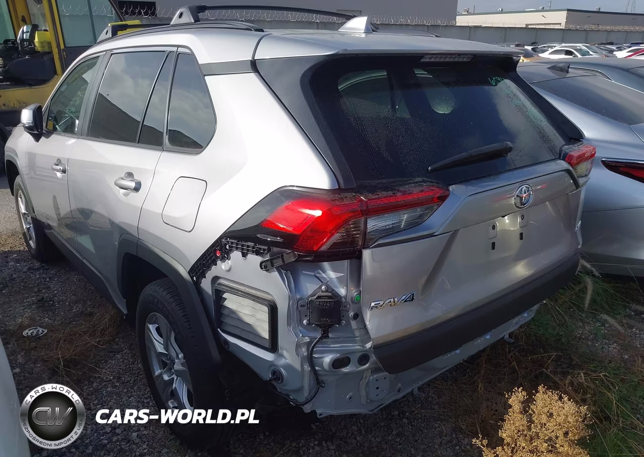 2021 Toyota Rav4 Xle VIN:2T3W1RFV4MC152493 - 3