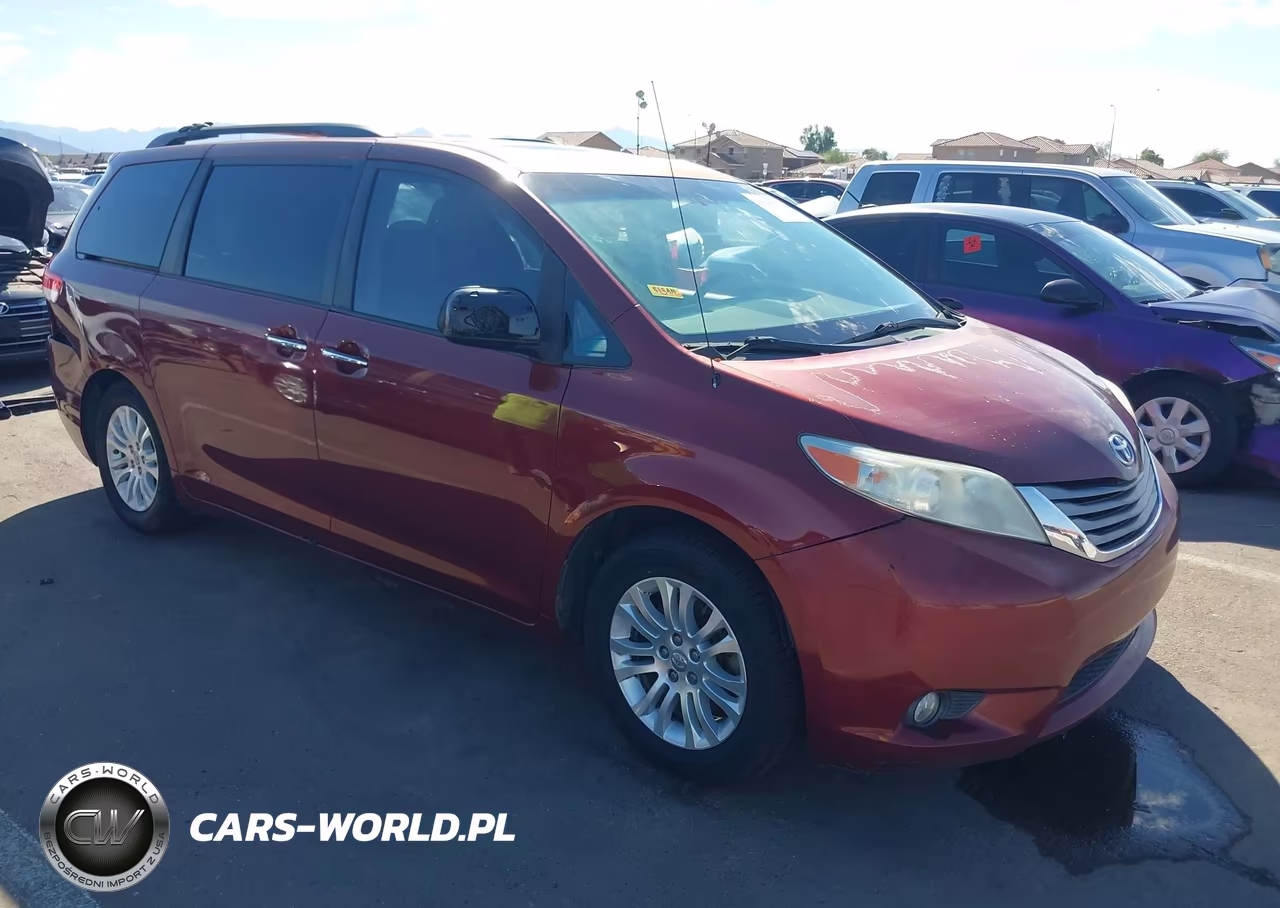 2014 Toyota Sienna Xle V6 8 Passenger