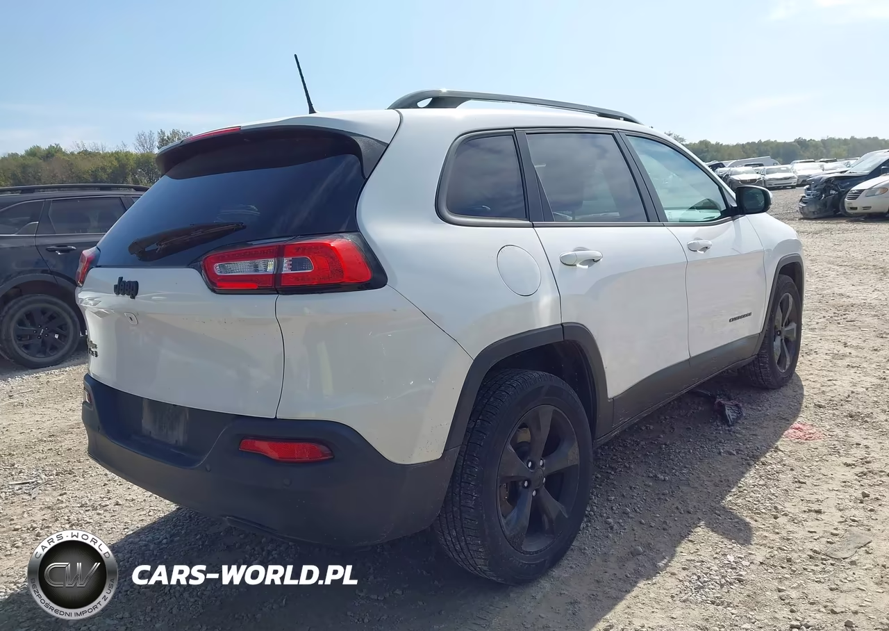 2016 Jeep Cherokee Altitude VIN:1C4PJMCBXGW203159 - 4