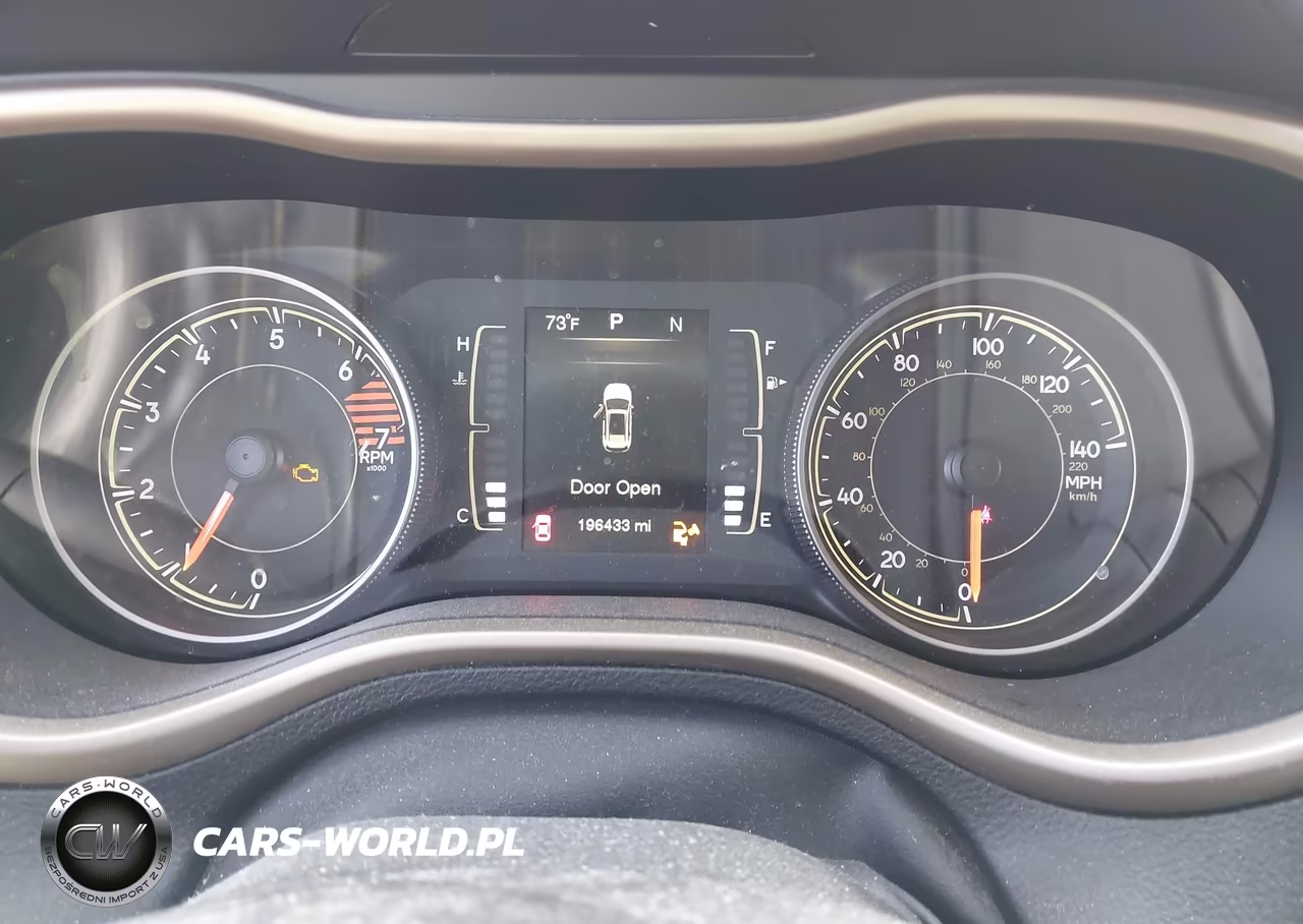 2016 Jeep Cherokee Altitude VIN:1C4PJMCBXGW203159 - 7