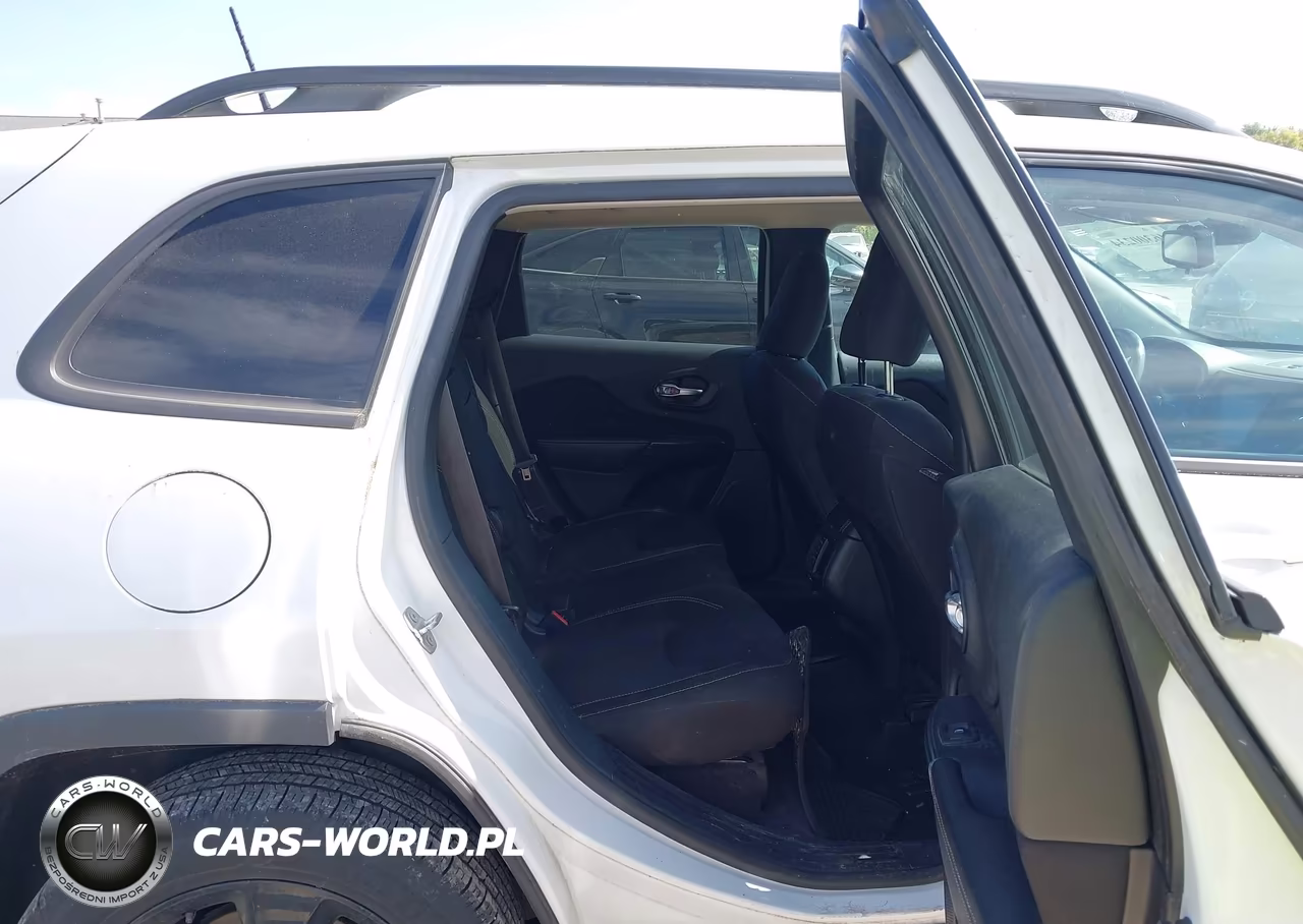 2016 Jeep Cherokee Altitude VIN:1C4PJMCBXGW203159 - 8