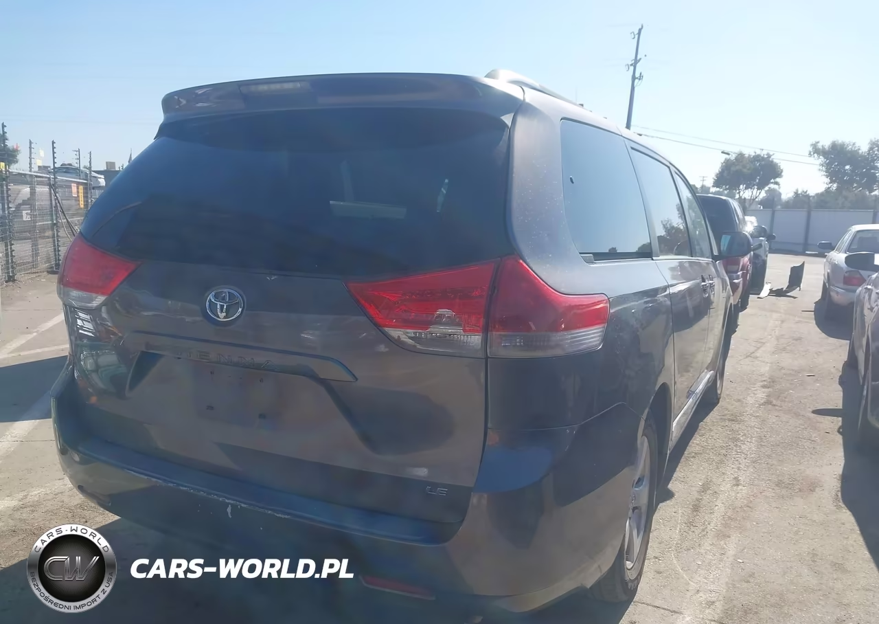 2011 Toyota Sienna Le V6 VIN:5TDKK3DC6BS103173 - 4