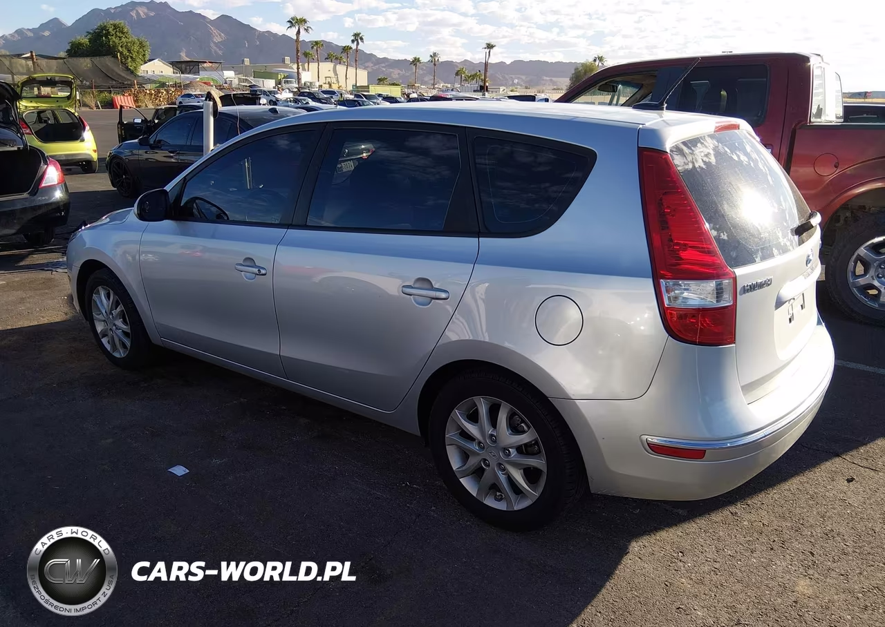 2009 Hyundai Elantra Touring VIN:KMHDC86E49U022143 - 3
