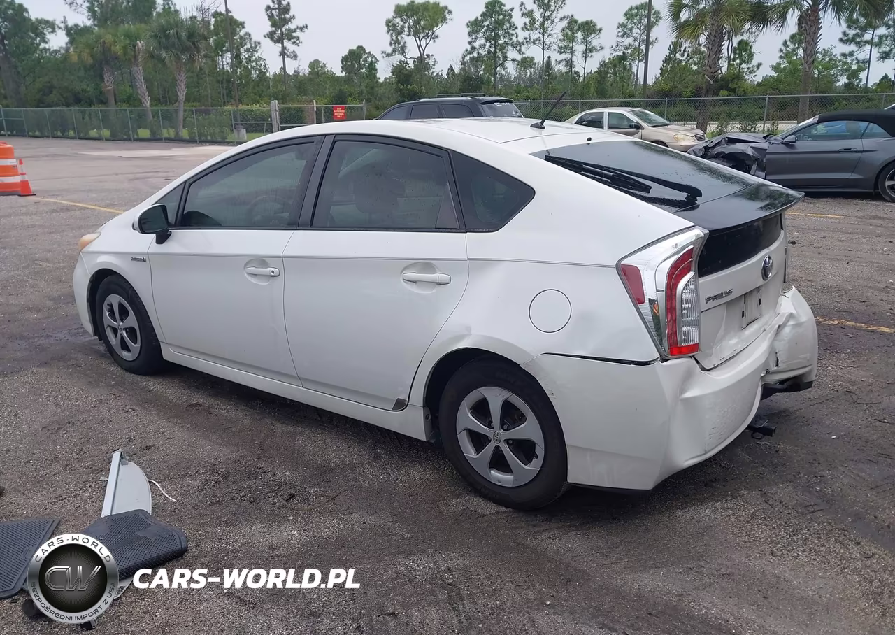 2013 Toyota Prius Two VIN:JTDKN3DU1D5557839 - 3