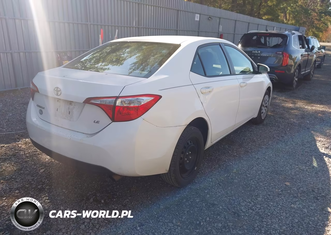 2016 Toyota Corolla Le VIN:5YFBURHE8GP523154 - 4