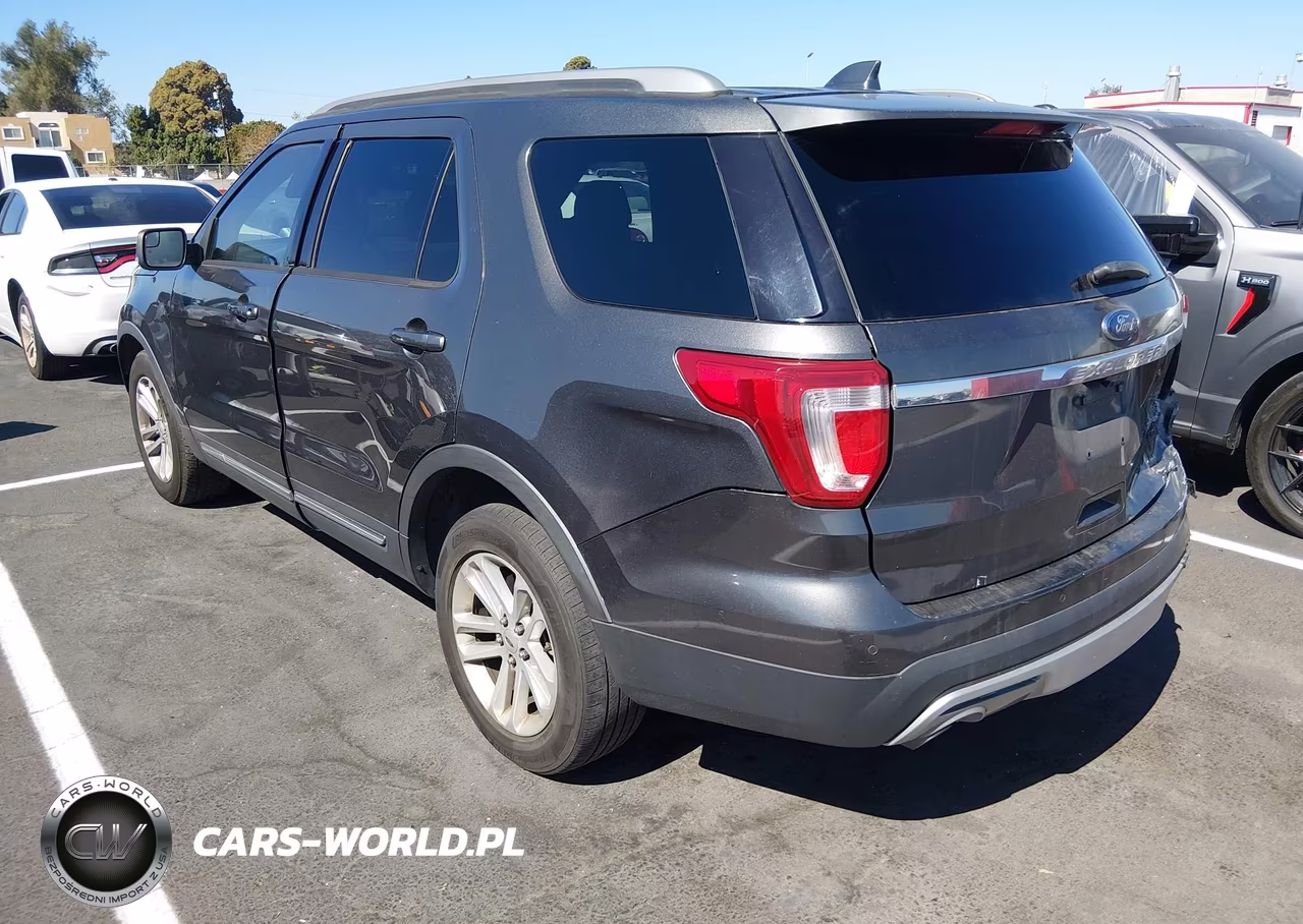 2016 Ford Explorer Xlt VIN:1FM5K7D8XGGC04925 - 3