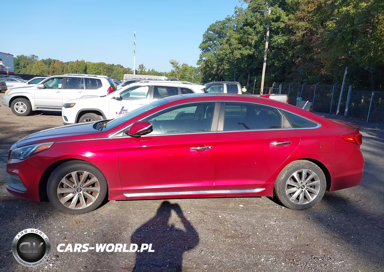 2016 Hyundai Sonata Sport VIN:5NPE34AF6GH396696 - 14