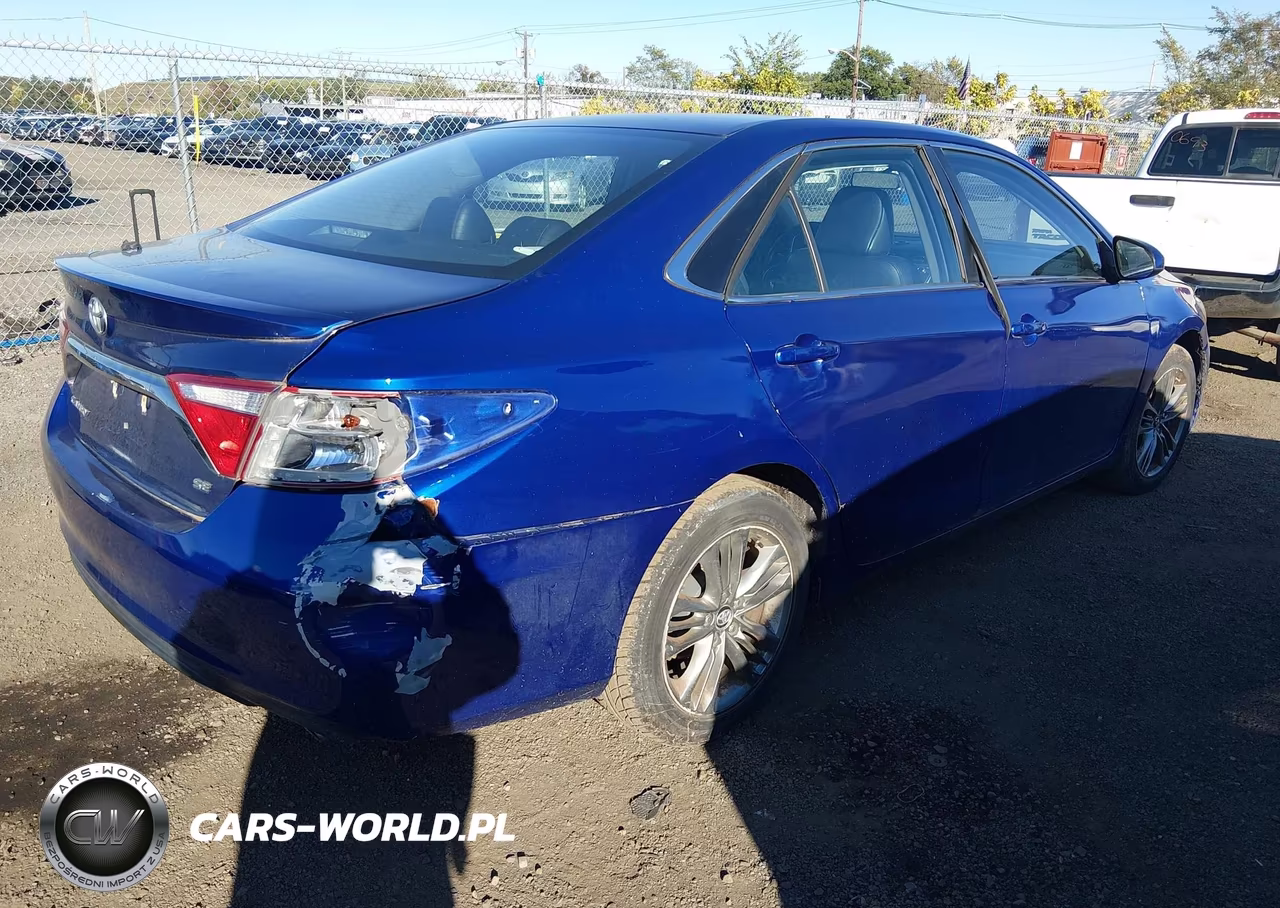 2015 Toyota Camry Se VIN:4T1BF1FK5FU968680 - 4