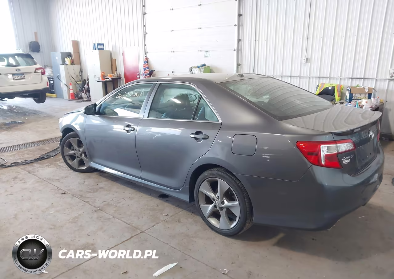 2014 Toyota Camry Se V6 VIN:4T1BK1FK0EU540414 - 3