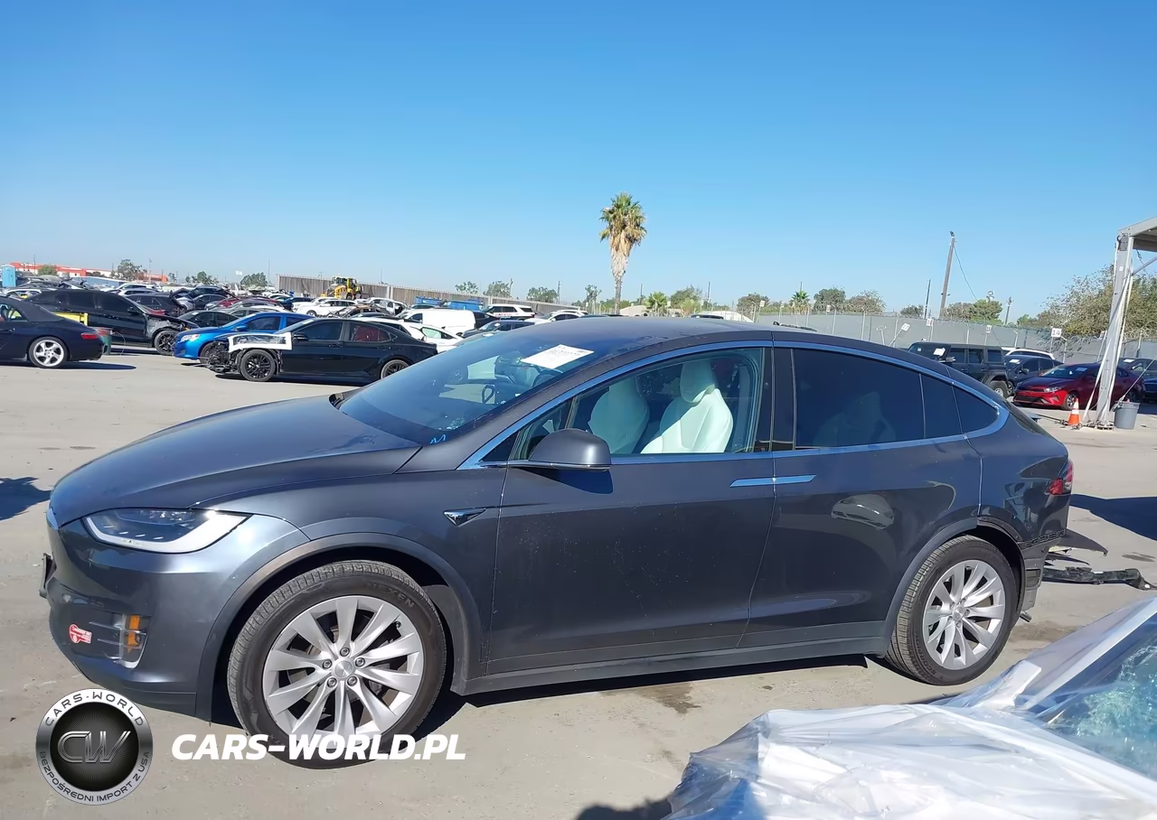 2017 Tesla Model X 100D-75D-90D VIN:5YJXCBE29HF078382 - 15