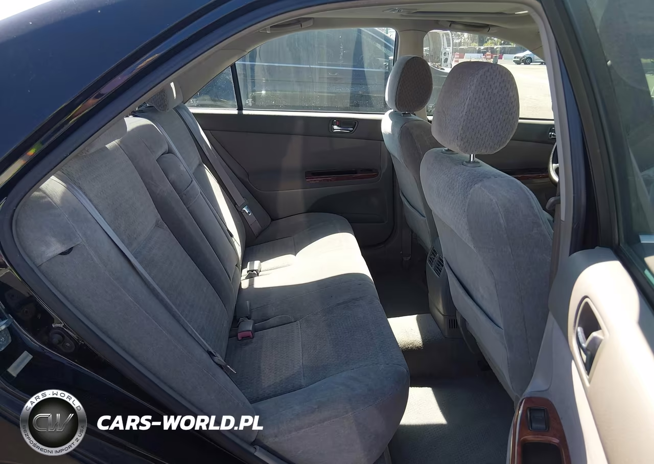 2002 Toyota Camry Xle VIN:JTDBE32K920052806 - 8