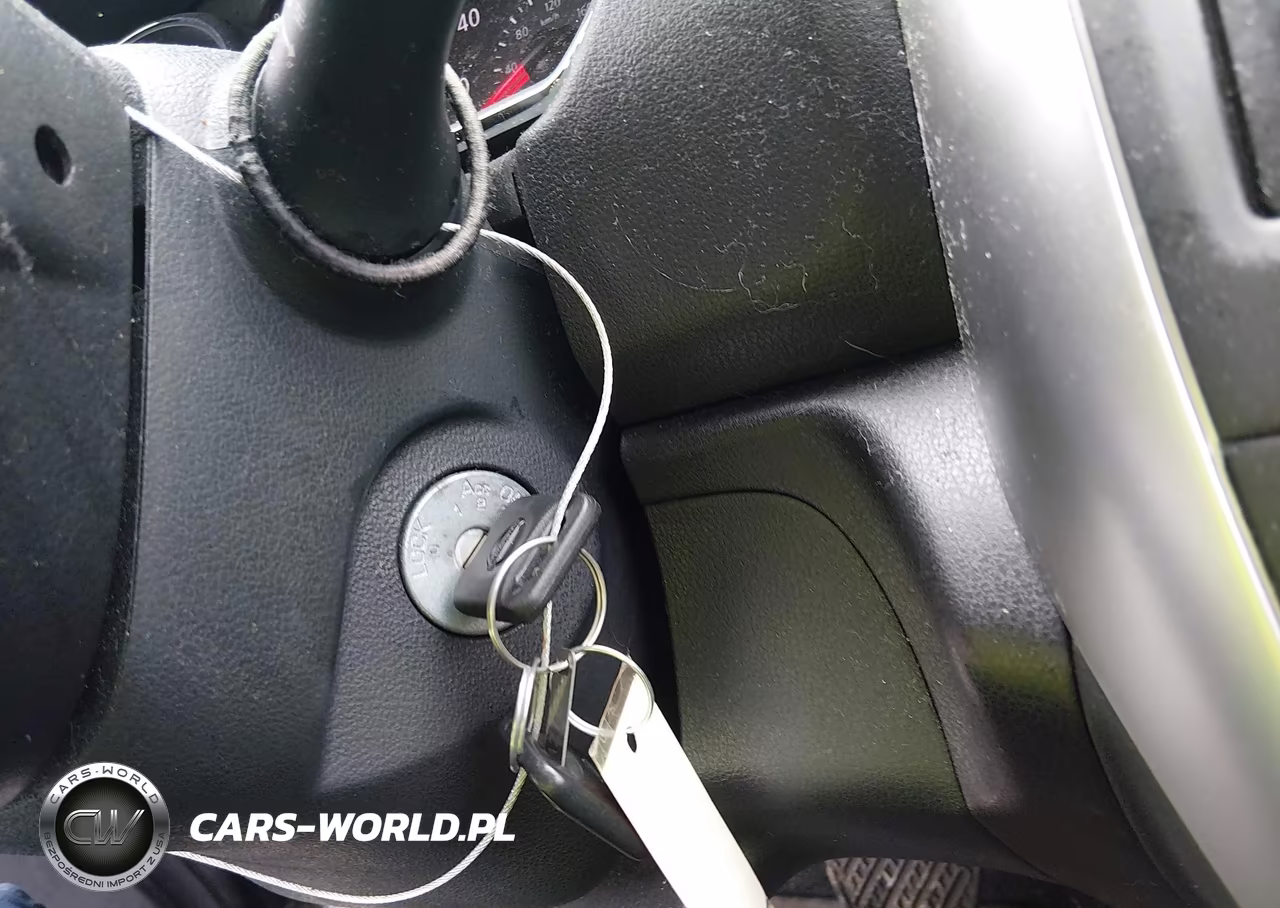2018 Nissan Versa Note S VIN:3N1CE2CP5JL359208 - 11