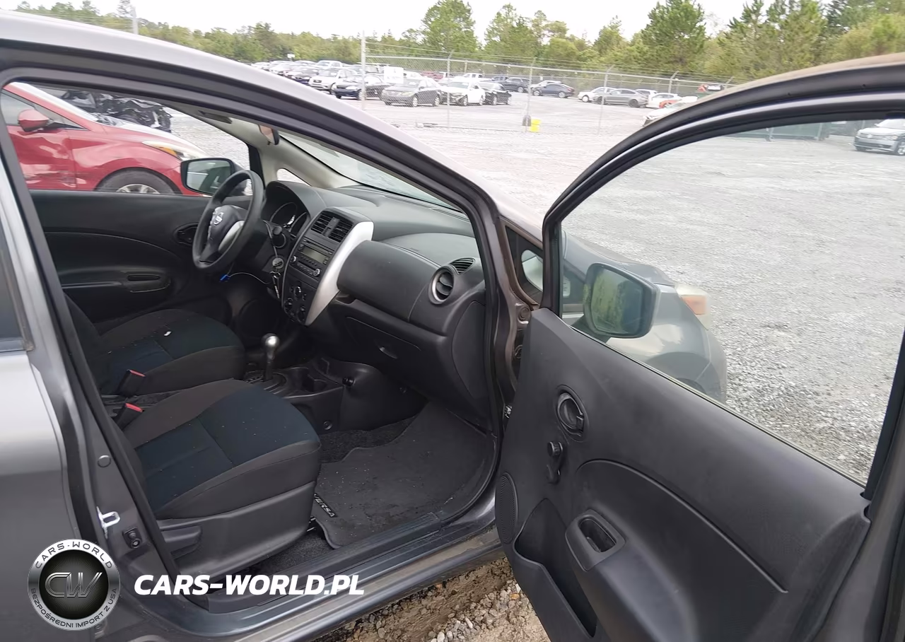 2018 Nissan Versa Note S VIN:3N1CE2CP5JL359208 - 5