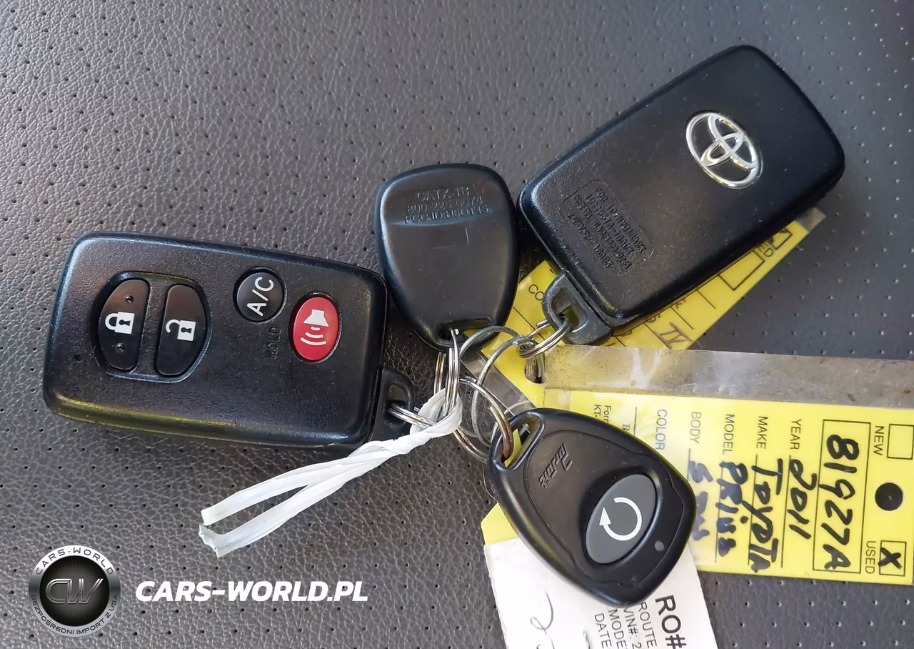 2011 Toyota Prius Four VIN:JTDKN3DU8B5299378 - 11