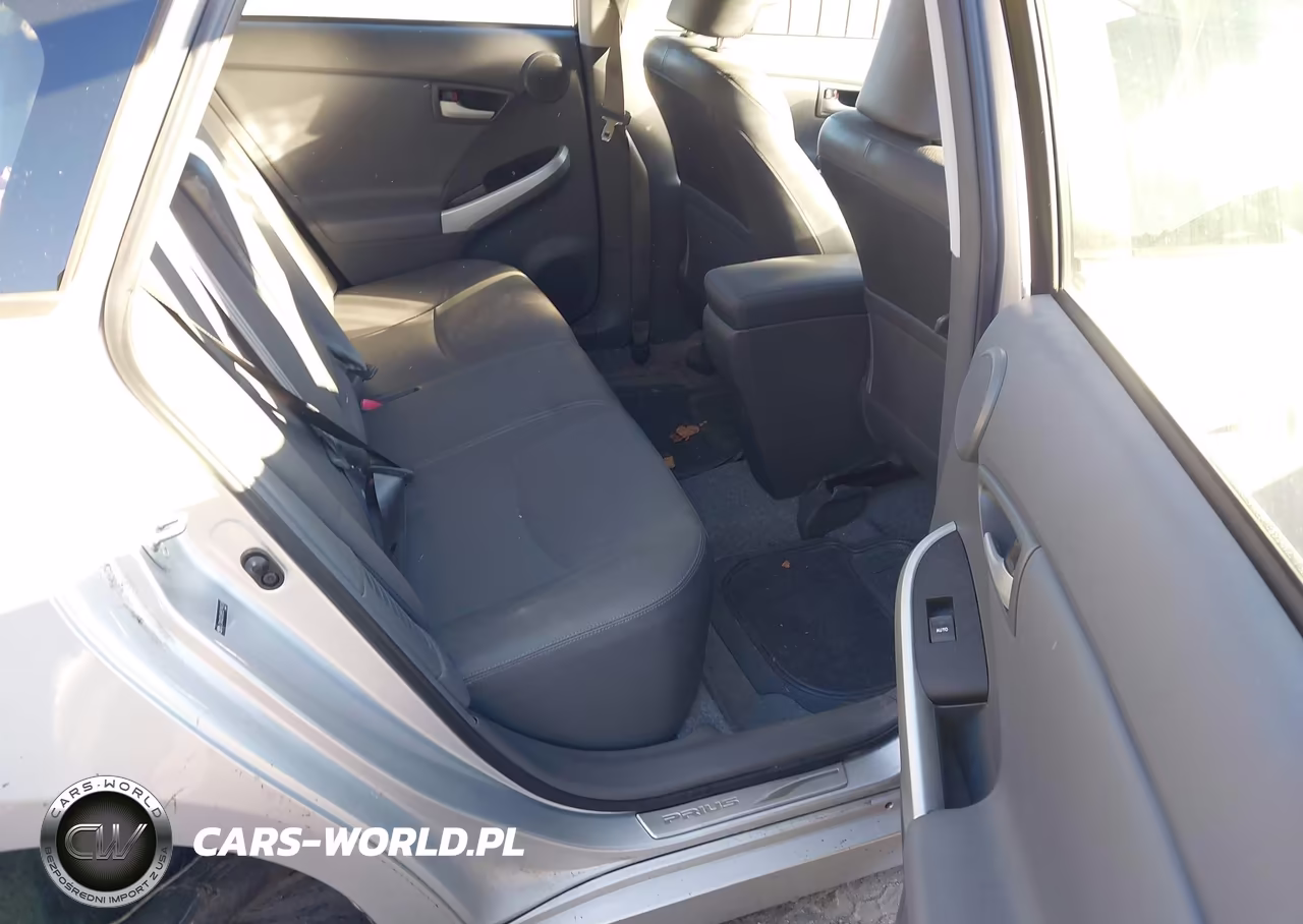 2011 Toyota Prius Four VIN:JTDKN3DU8B5299378 - 8
