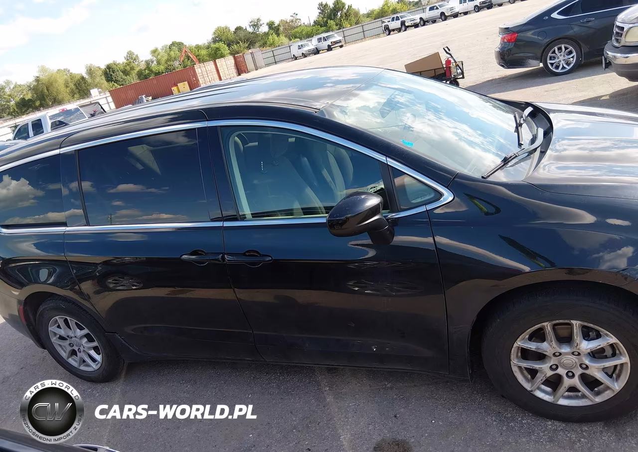 2020 Chrysler Voyager Lx VIN:2C4RC1CG1LR237569 - 13