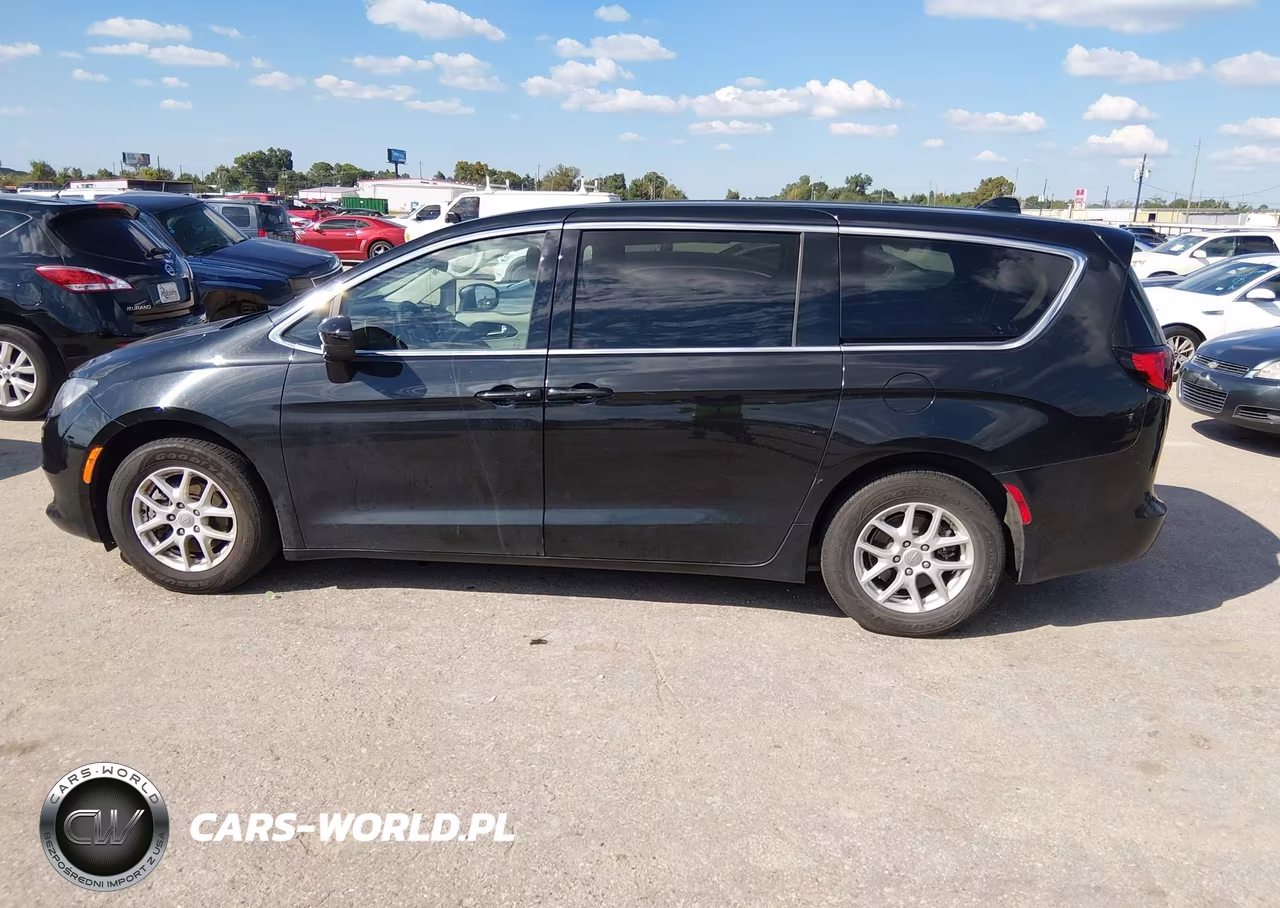 2020 Chrysler Voyager Lx VIN:2C4RC1CG1LR237569 - 14
