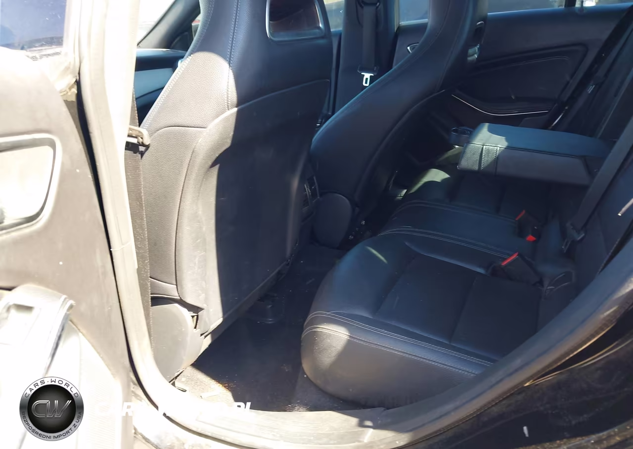 2018 Mercedes-Benz Cla 250 VIN:WDDSJ4EB5JN679216 - 8