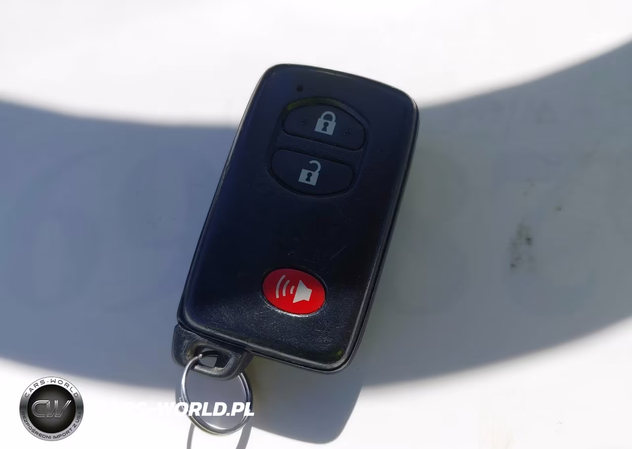 2015 Toyota Prius Three VIN:JTDKN3DUXF0438462 - 11