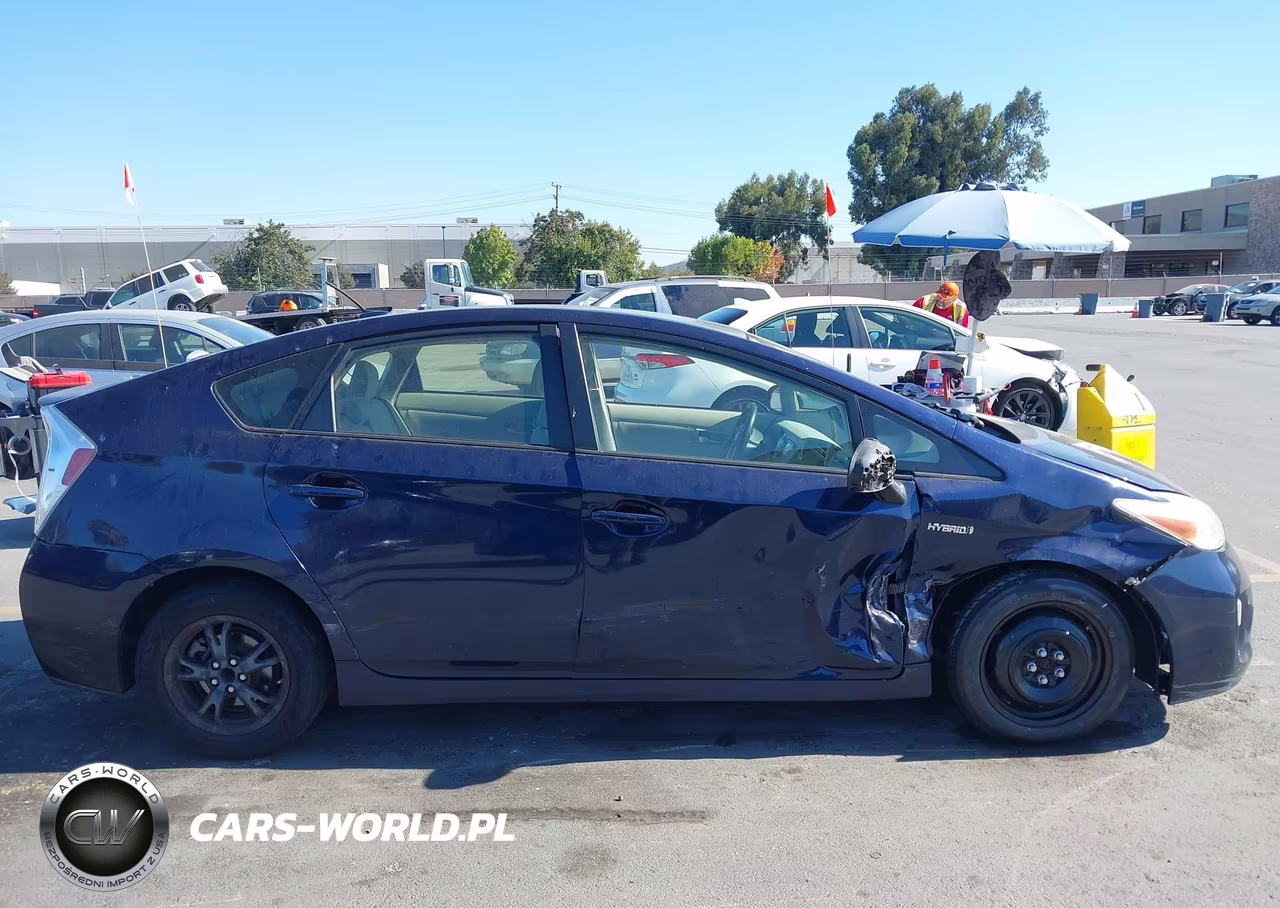 2015 Toyota Prius Three VIN:JTDKN3DUXF0438462 - 13