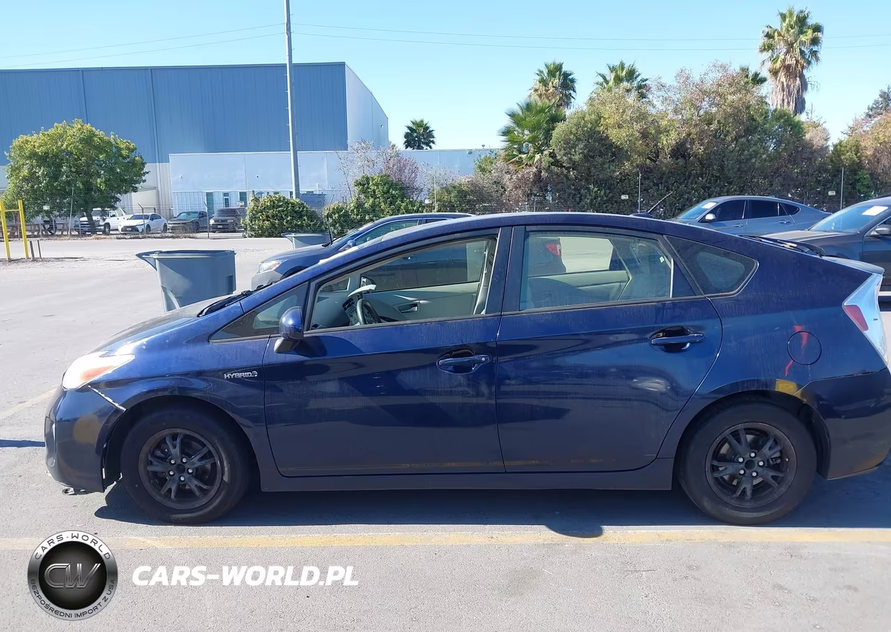 2015 Toyota Prius Three VIN:JTDKN3DUXF0438462 - 14