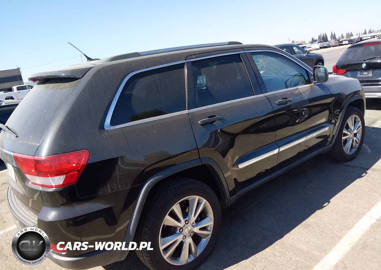 2013 Jeep Grand Cherokee Laredo VIN:1C4RJEAGXDC632229 - 4