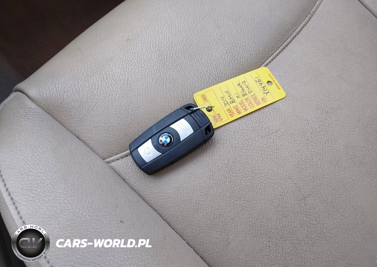 2014 BMW X1 xDrive28I VIN:WBAVL1C51EVY14451 - 11