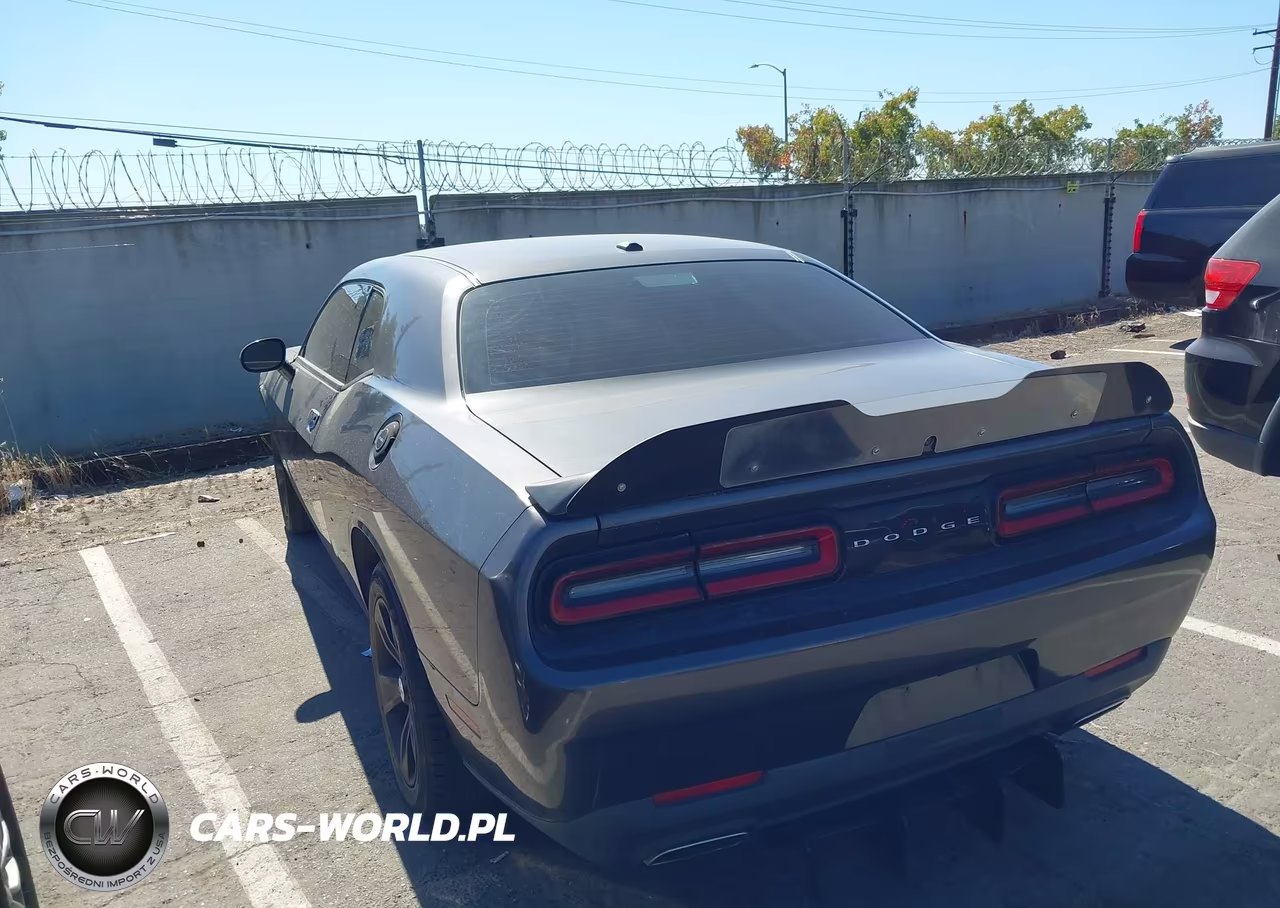 2019 Dodge Challenger Sxt VIN:2C3CDZAG4KH712564 - 3