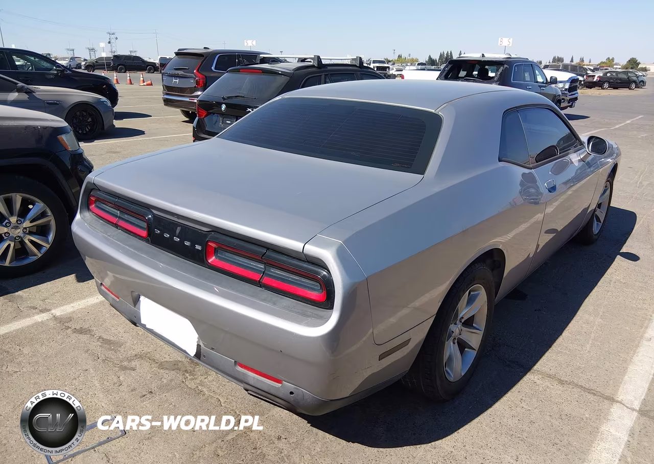 2017 Dodge Challenger Sxt VIN:2C3CDZAG1HH578556 - 4
