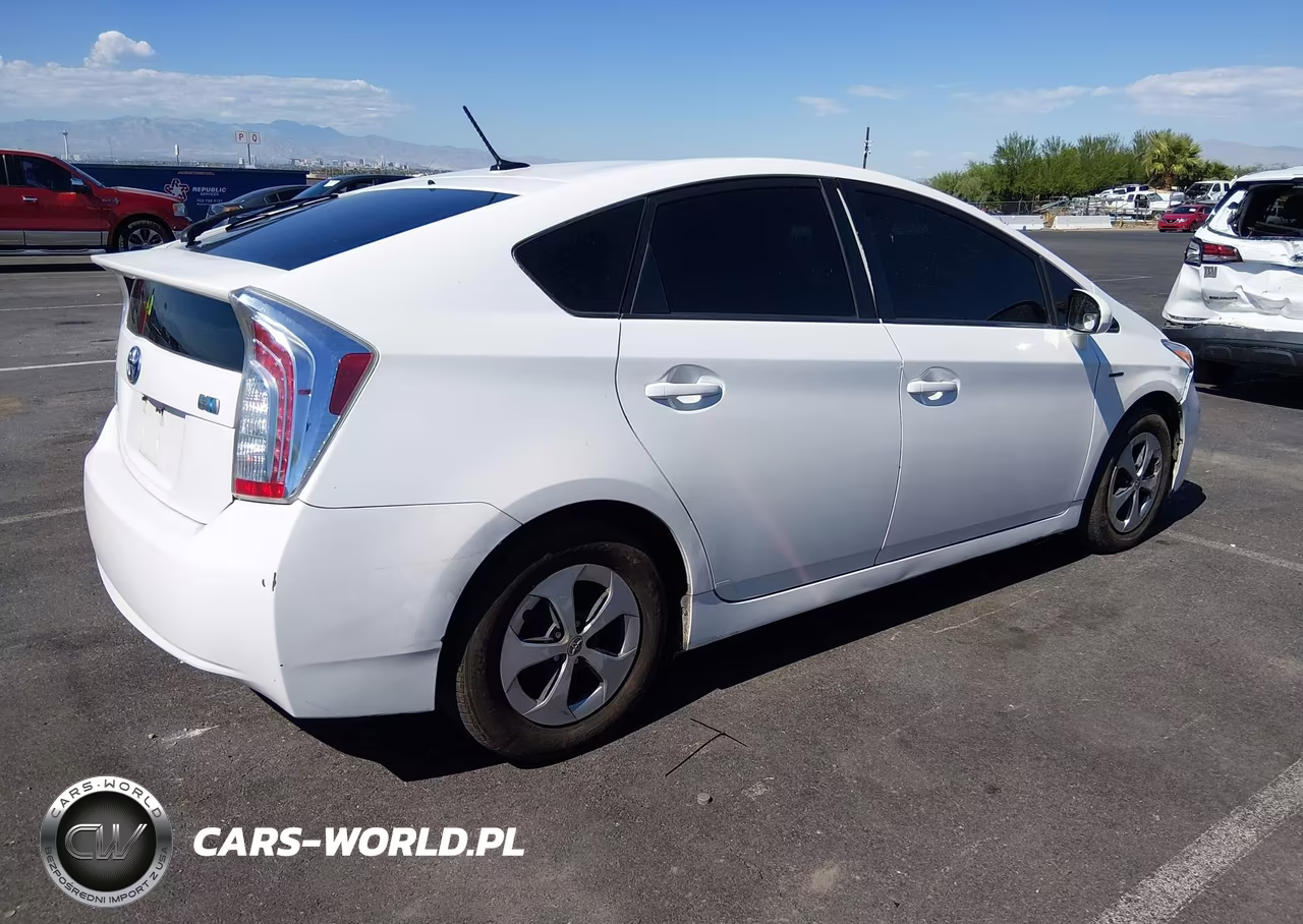 2013 Toyota Prius Three VIN:JTDKN3DU1D5590131 - 4