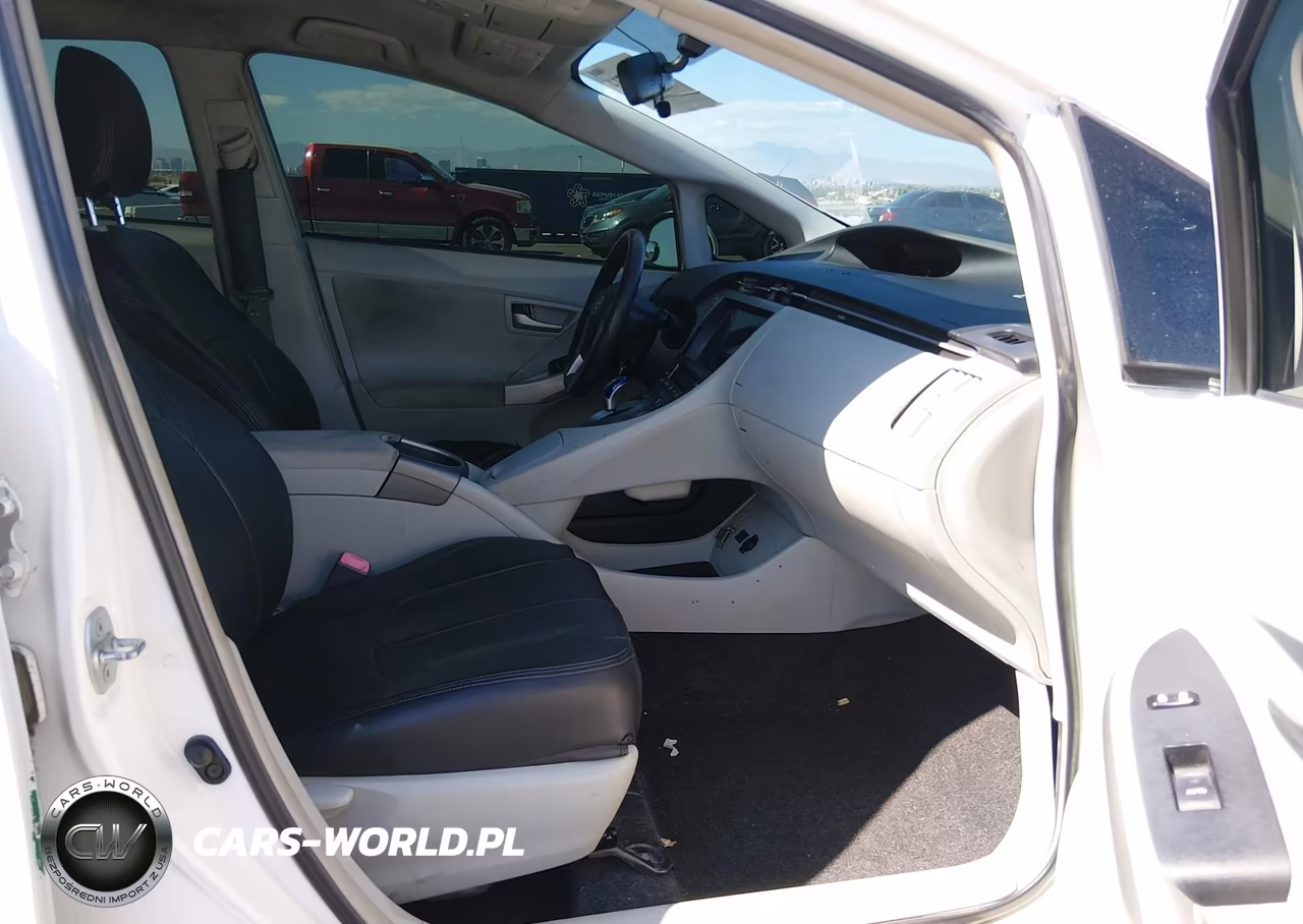 2013 Toyota Prius Three VIN:JTDKN3DU1D5590131 - 5