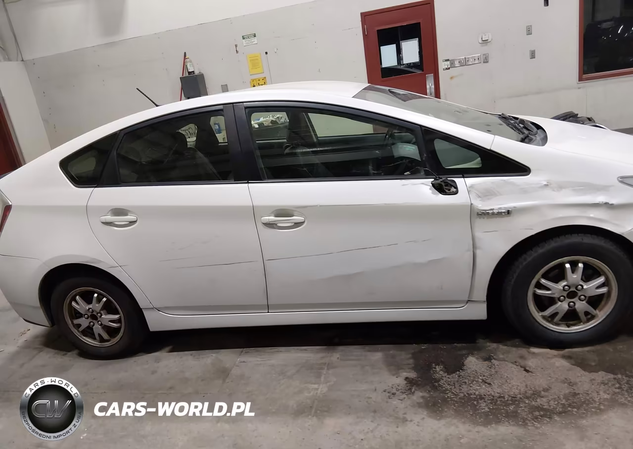 2011 Toyota Prius Four VIN:JTDKN3DU2B0290284 - 13
