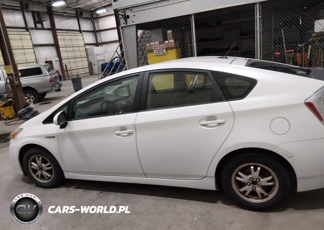 2011 Toyota Prius Four VIN:JTDKN3DU2B0290284 - 14