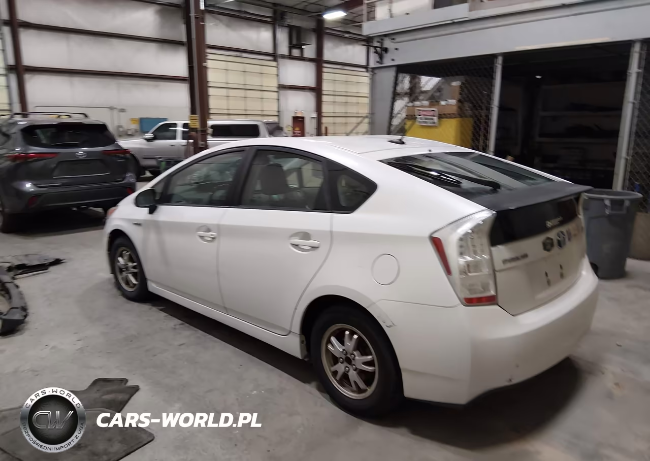 2011 Toyota Prius Four VIN:JTDKN3DU2B0290284 - 3
