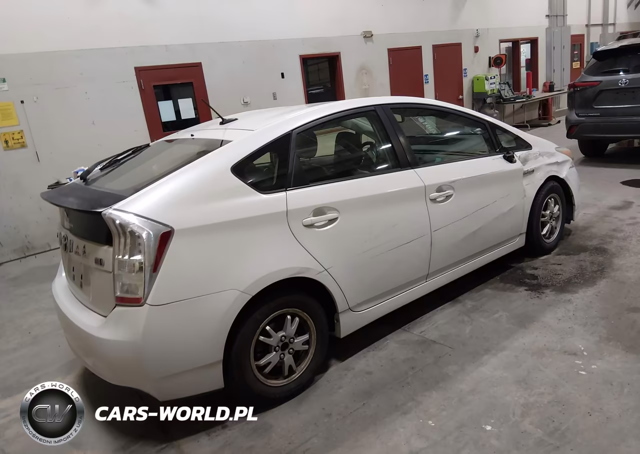 2011 Toyota Prius Four VIN:JTDKN3DU2B0290284 - 4