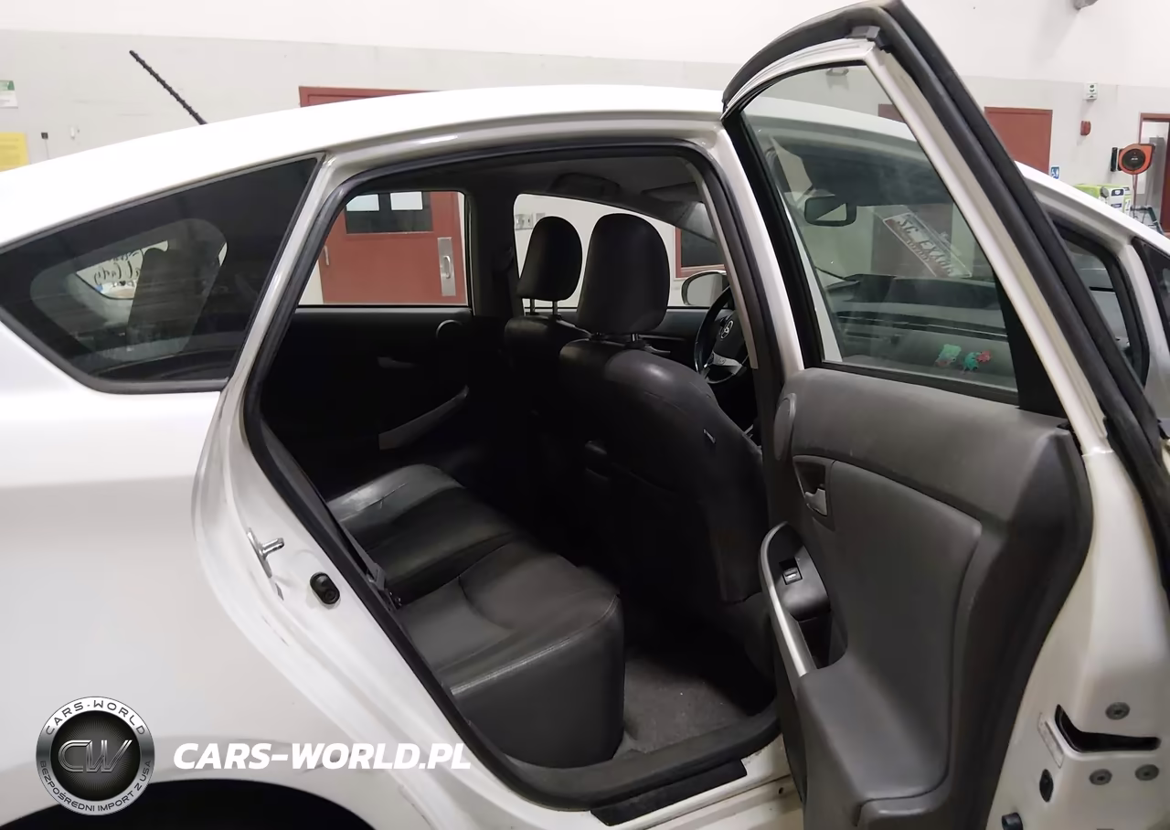 2011 Toyota Prius Four VIN:JTDKN3DU2B0290284 - 8