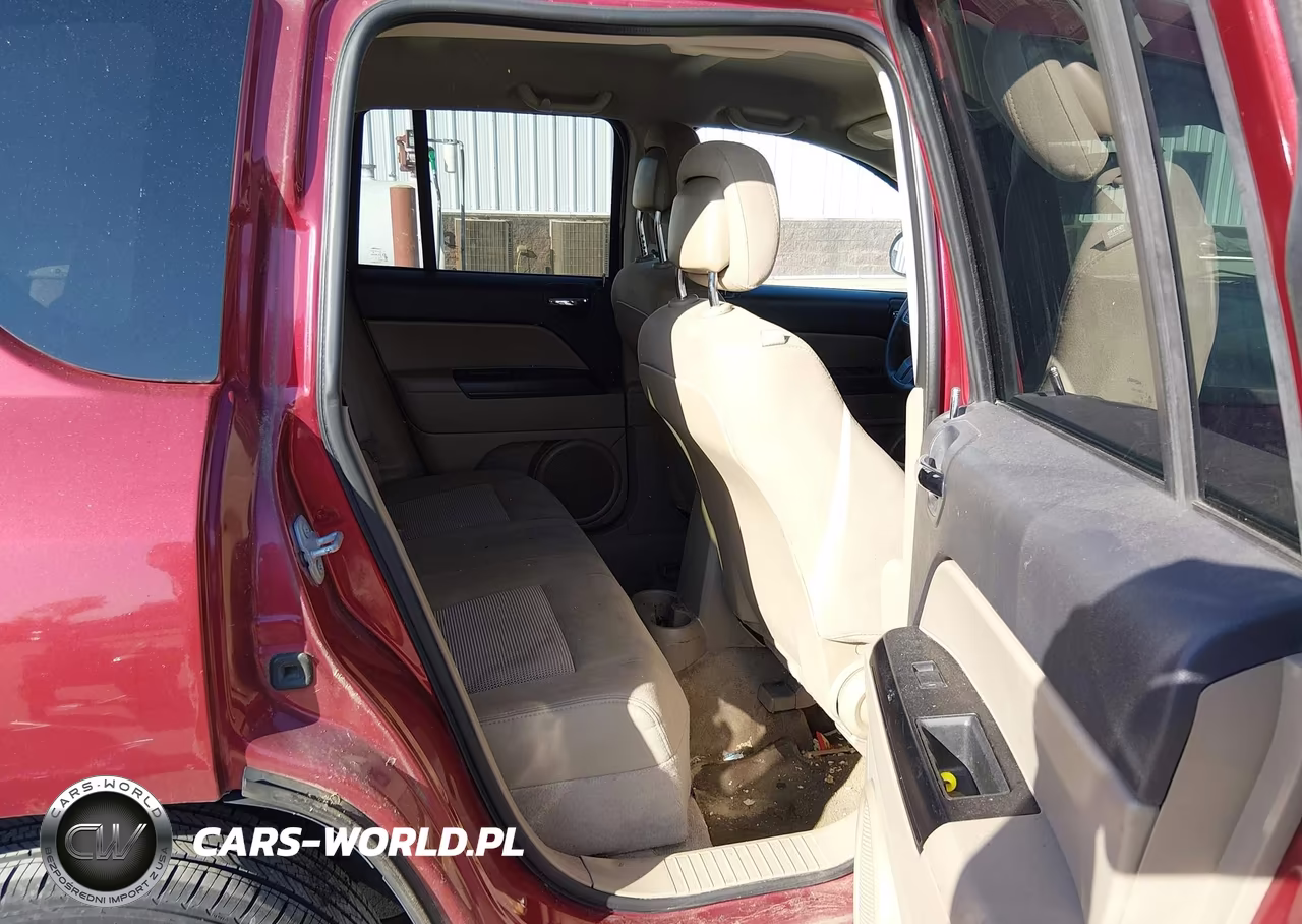 2015 Jeep Compass Sport VIN:1C4NJCBA7FD284819 - 8