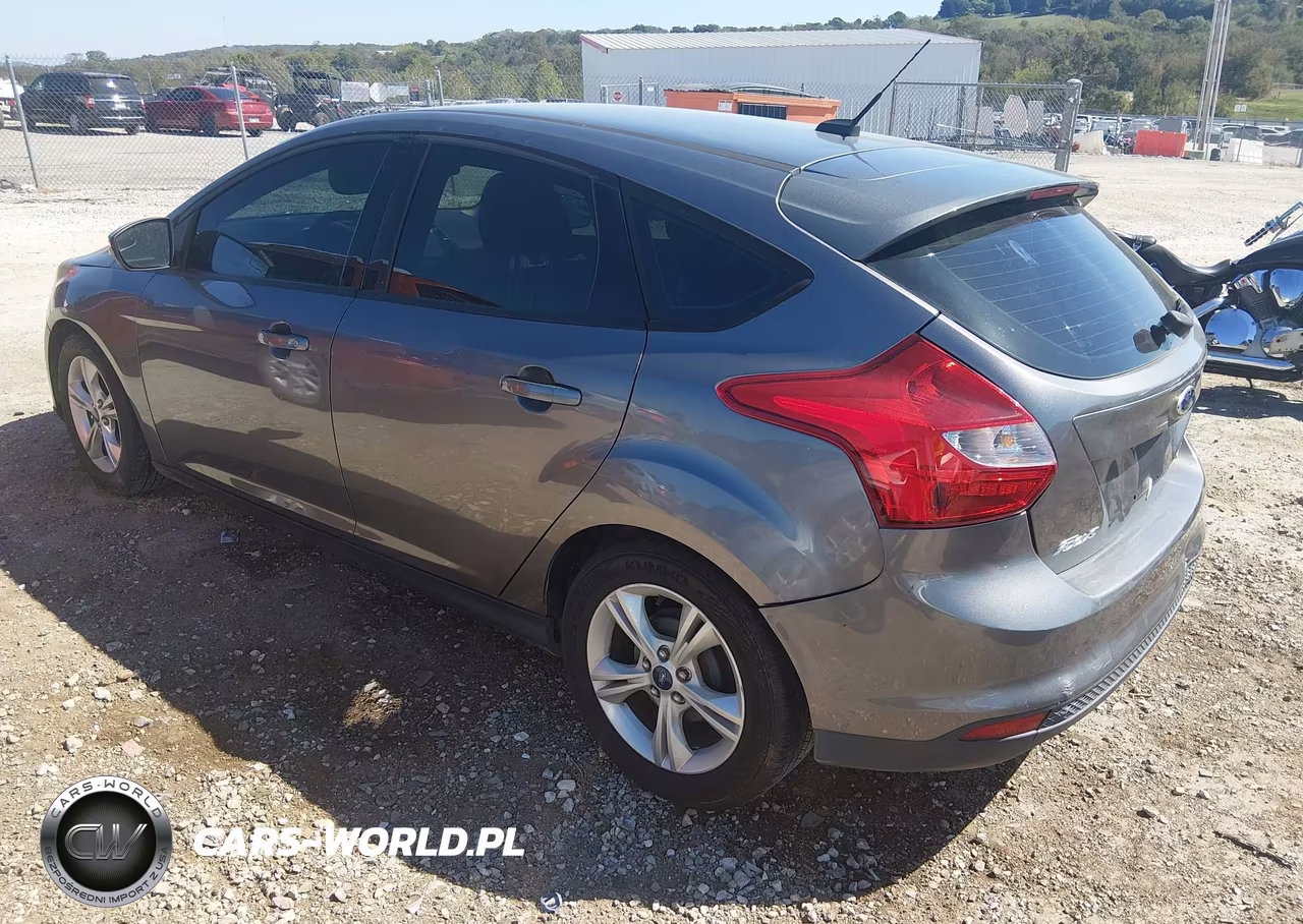 2014 Ford Focus Se VIN:1FADP3K2XEL184551 - 3