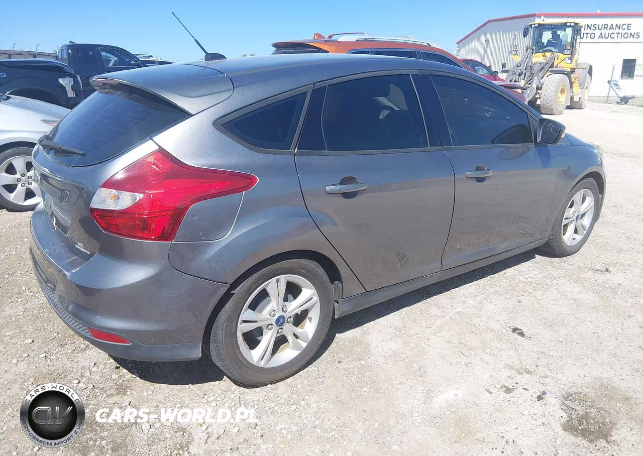 2014 Ford Focus Se VIN:1FADP3K2XEL184551 - 4