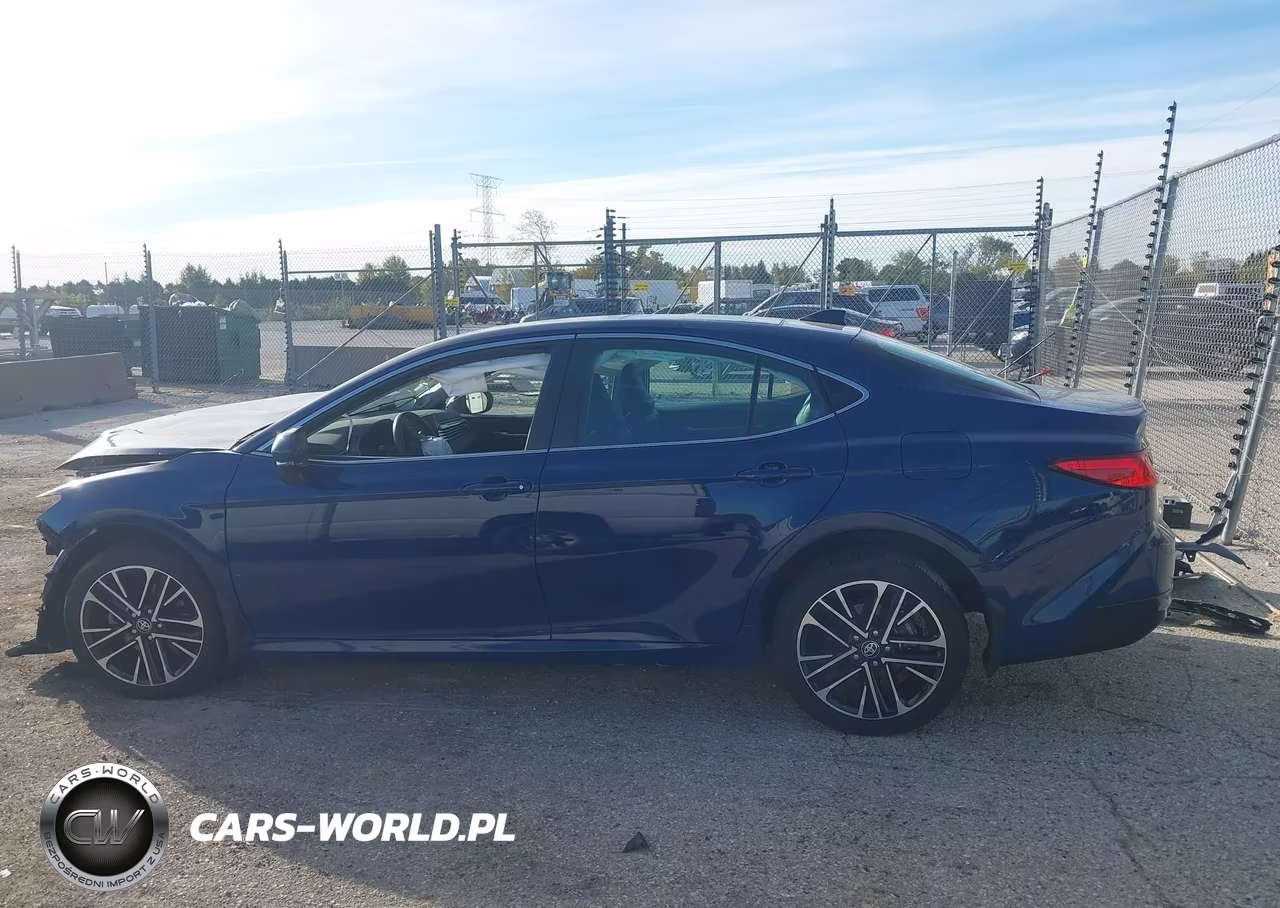 2026 Toyota Camry Xle VIN:4T1DBADK6TU039620 - 14