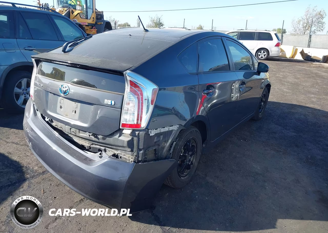 2015 Toyota Prius Two VIN:JTDKN3DU4F0480951 - 4