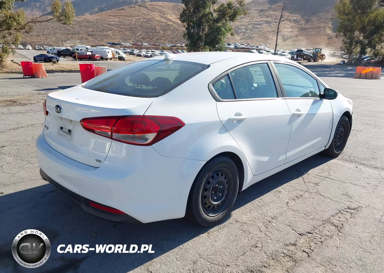2017 Kia Forte Lx VIN:3KPFK4A72HE065152 - 4